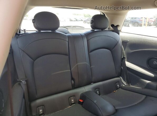 WMWXP7C57H3B93820 2017 MINI COOPER Orange Հետևի նստատեղերի տեսք
