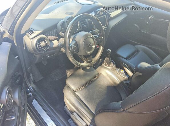 WMWXR5C02M2N05607 2021 MINI COOPER Черный Вид панели приборов