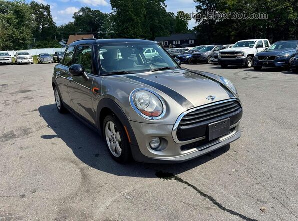 WMWXU1C51J2F79425 2018 MINI COOPER Silver Dashboard view