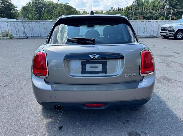 WMWXU1C51J2F79425 2018 MINI COOPER Silver Rear seats view