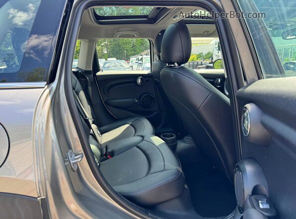 WMWXU1C51J2F79425 2018 MINI COOPER Silver 360 interior view