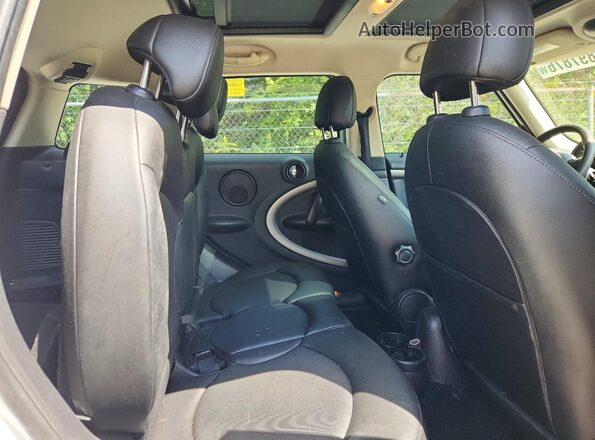 WMWZB3C50GWR48025 2016 MINI COOPER White Rear seats view