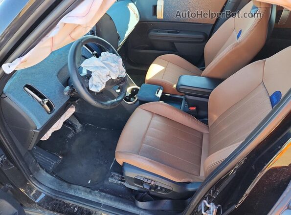 WMZ23GA07S7R49630 2025 MINI COUNTRYMAN Black Front interior view