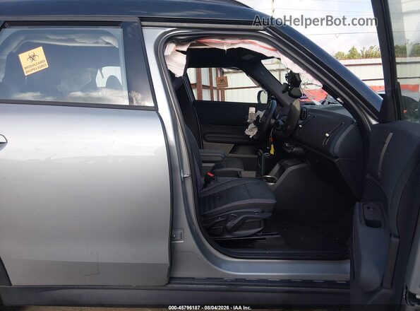 WMZ23GA09T7V28588 2026 MINI COUNTRYMAN Серебряный Вид салона спереди