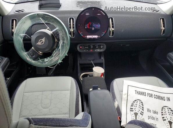 WMZ53GA04S7T22073 2025 MINI COUNTRYMAN Blue Vista del salpicadero
