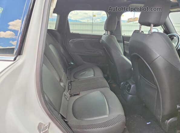 WMZYT5C30H3D78944 2017 MINI COOPER White Vista de los asientos traseros