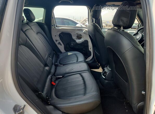 WMZYU7C58K3F93439 2019 MINI COOPER White Vista de los asientos traseros