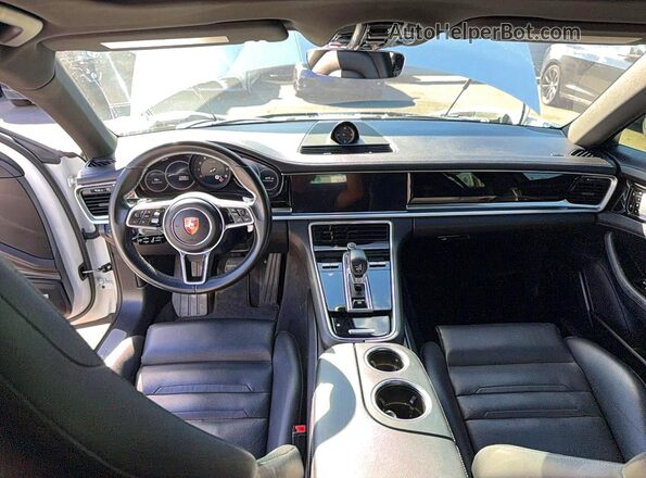 WP0AA2A71HL103883 2017 PORSCHE PANAMERA White 