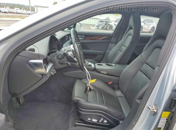 WP0AA2A74LL104079 2020 PORSCHE PANAMERA Серебряный Вид салона спереди