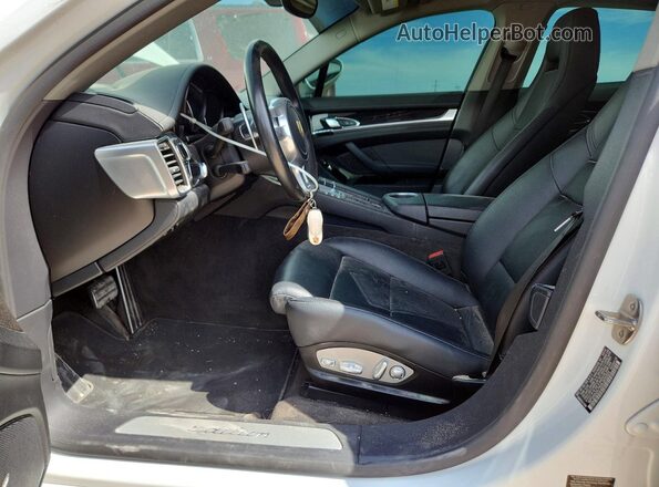 WP0AA2A79GL005201 2016 PORSCHE PANAMERA White Вид салону спереду