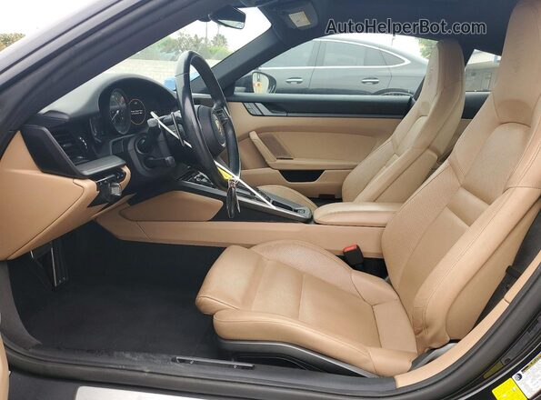 WP0AA2A93LS205511 2020 PORSCHE 911 Черный Вид салона спереди