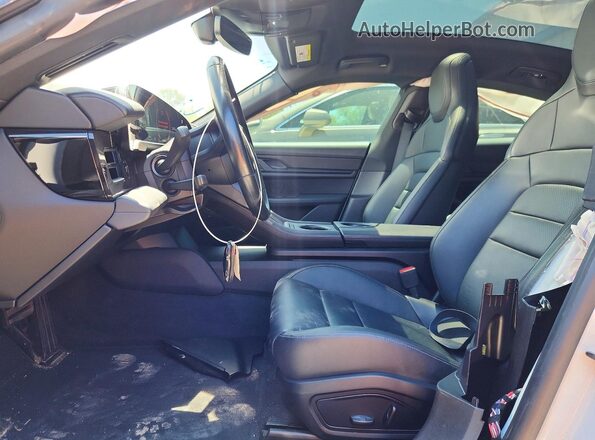WP0AB2Y12MSA43646 2021 PORSCHE TAYCAN Белый Вид салона спереди