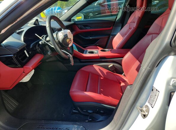 WP0AB2Y19MSA42204 2021 PORSCHE TAYCAN White Widok wnętrza z przodu