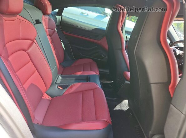 WP0AB2Y19MSA42204 2021 PORSCHE TAYCAN White Widok tylnych siedzeń