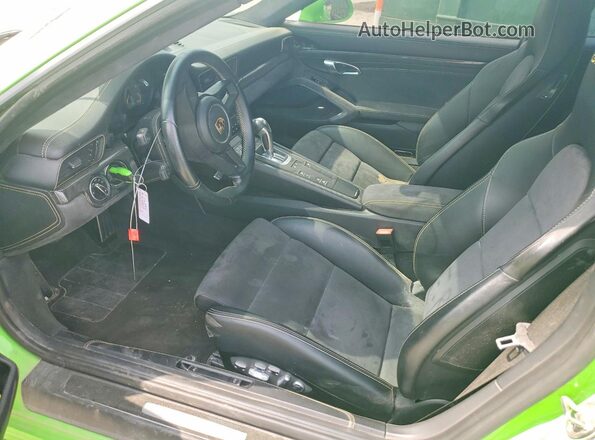 WP0AC2A95JS175760 2018 PORSCHE 911 Зеленый Вид салона спереди