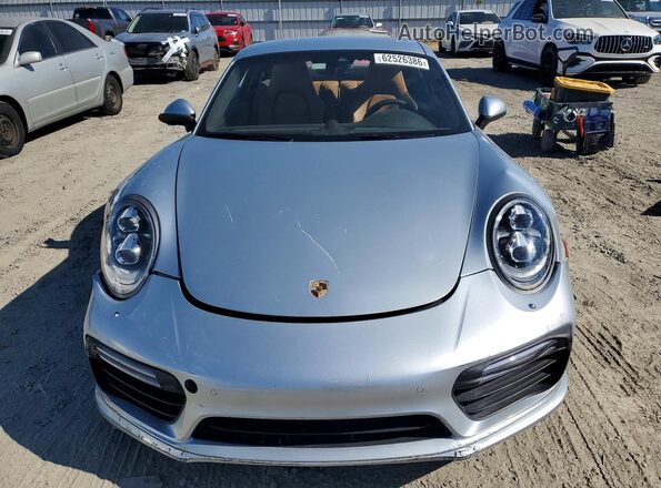 WP0AD2A93HS166823 2017 PORSCHE 911 Серебряный Вид спереди