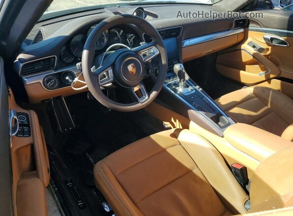 WP0AD2A93HS166823 2017 PORSCHE 911 Серебряный Вид панели приборов