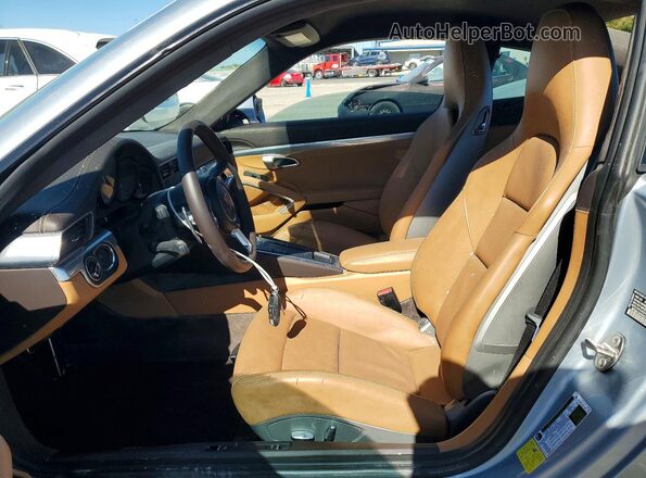 WP0AD2A93HS166823 2017 PORSCHE 911 Серебряный Вид салона спереди