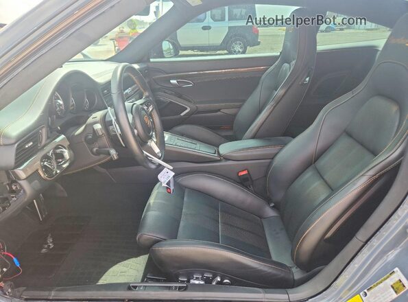 WP0AD2A94JS156923 2018 PORSCHE 911 Серый Вид салона спереди