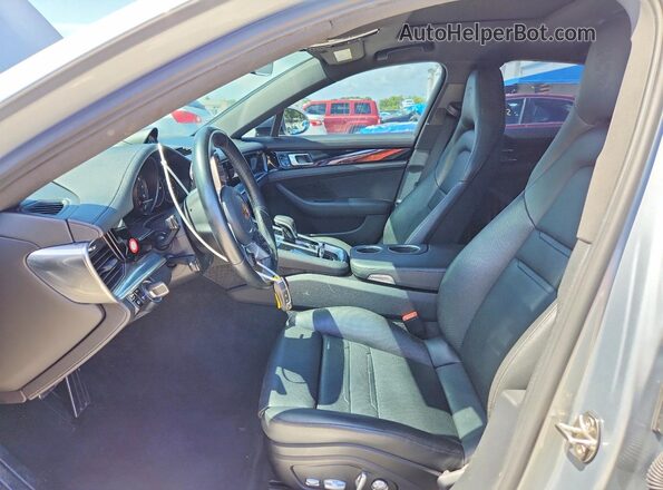 WP0AE2A7XLL130562 2020 PORSCHE PANAMERA Silver Вид салону спереду