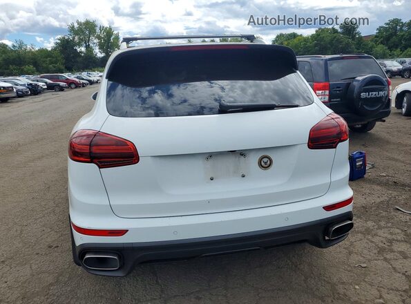 WP1AA2A20GLA10841 2016 PORSCHE CAYENNE White Vista del compartimento del motor
