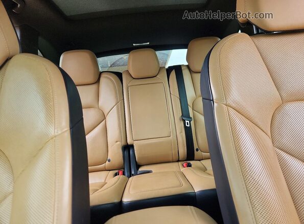 WP1AA2A21GKA08814 2016 PORSCHE CAYENNE Black Вид задніх сидінь