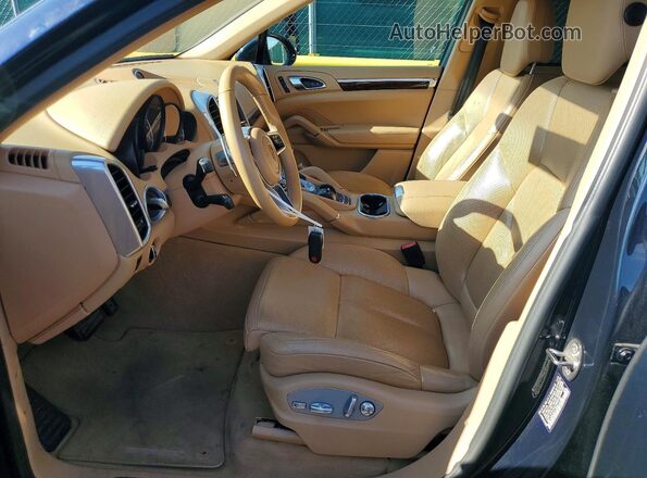 WP1AA2A21GKA12166 2016 PORSCHE CAYENNE Blue Front interior view