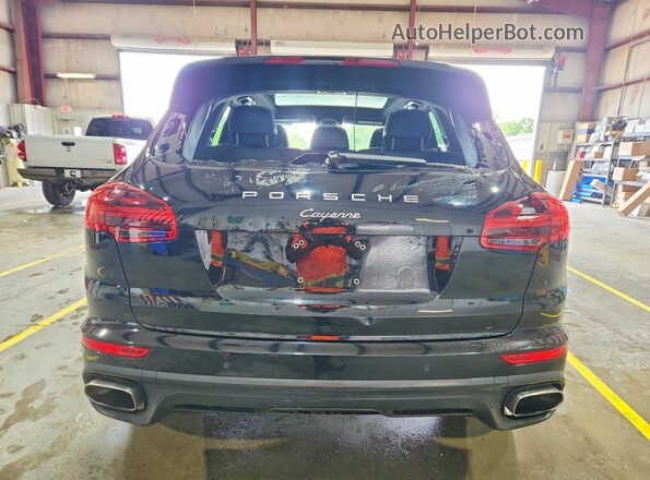 WP1AA2A21HKA80923 2017 PORSCHE CAYENNE Black Вид ззаду