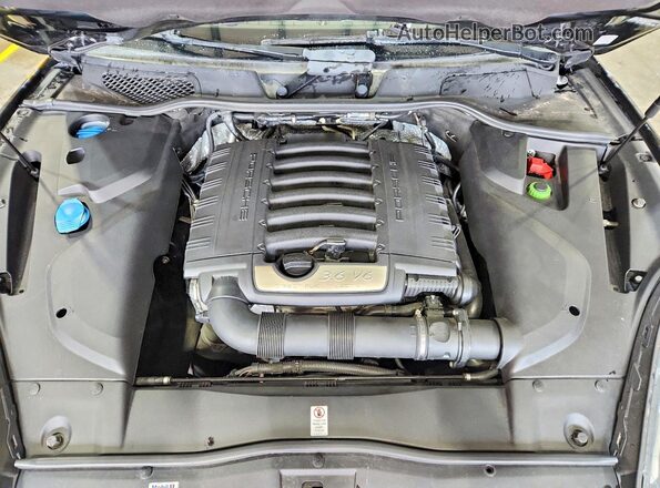 WP1AA2A21HKA80923 2017 PORSCHE CAYENNE Black Вид підкапотного простору