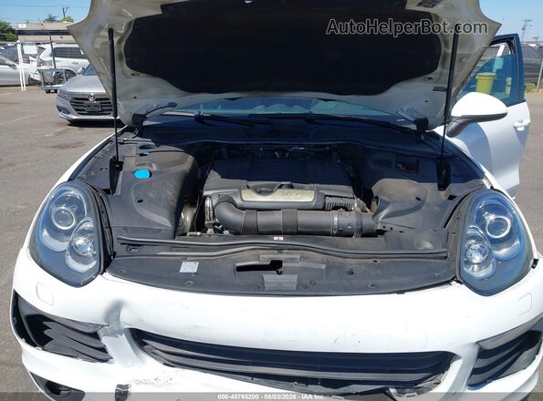 WP1AA2A24JKA02030 2018 PORSCHE CAYENNE Белый Вид сзади