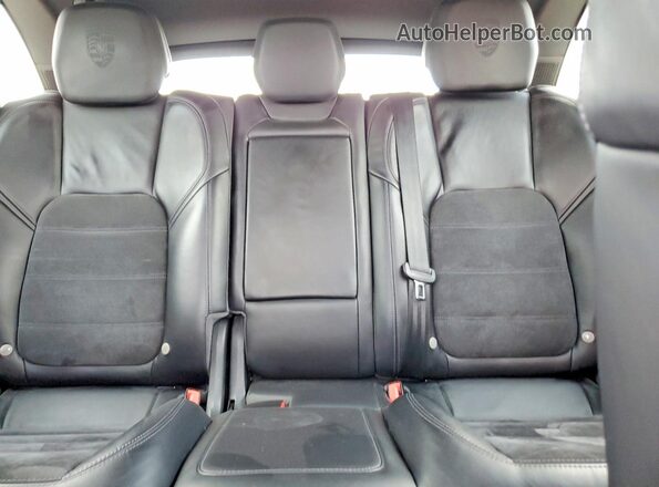 WP1AA2A25HKA81735 2017 PORSCHE CAYENNE Black უკანა სავარძლების ხედი
