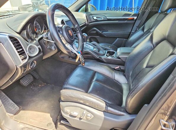 WP1AA2A27GLA09282 2016 PORSCHE CAYENNE Gray Вид салону спереду