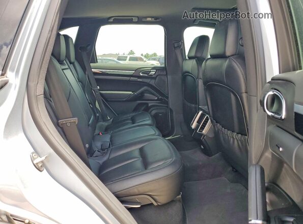 WP1AA2A2XGKA11405 2016 PORSCHE CAYENNE Silver Вид задньої частини салону
