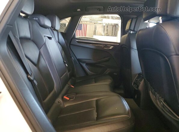 WP1AA2A51HLB02181 2017 PORSCHE MACAN White Вид задньої частини салону