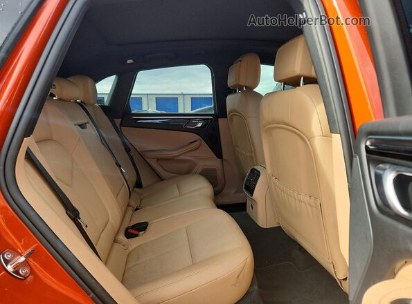 WP1AA2A52PLB00938 2023 PORSCHE MACAN Orange Rear interior view