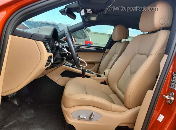 WP1AA2A52PLB00938 2023 PORSCHE MACAN Orange Front interior view