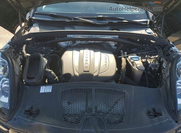 WP1AA2A53JLB04522 2018 PORSCHE MACAN Black Widok komory silnika