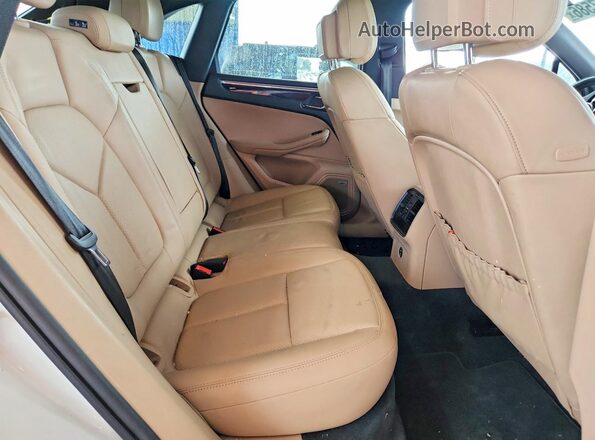 WP1AA2A53MLB06193 2021 PORSCHE MACAN White Rear interior view