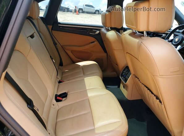WP1AA2A55HLB07660 2017 PORSCHE MACAN Black უკანა სალონის ხედი