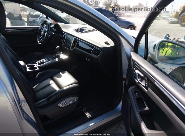 WP1AA2A55JLB08006 2018 PORSCHE MACAN Silver Front interior view