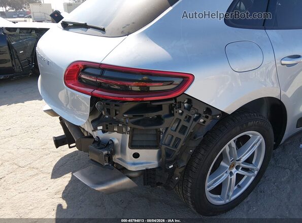 WP1AA2A55JLB08006 2018 PORSCHE MACAN Silver Rear interior view