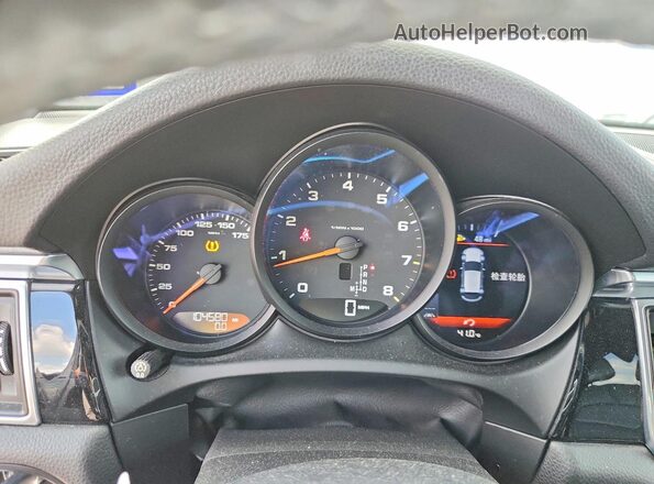 WP1AA2A55JLB14520 2018 PORSCHE MACAN Черный Вид щитка приборов