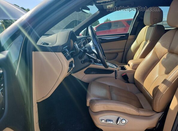 WP1AA2A55KLB08069 2019 PORSCHE MACAN Gray Vista interior delantera