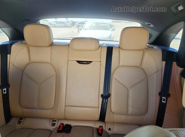 WP1AA2A56JLB12811 2018 PORSCHE MACAN Белый Вид задних сидений