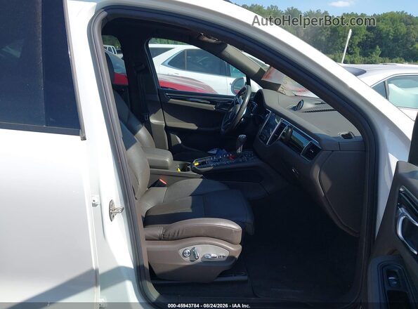WP1AA2A57JLB05074 2018 PORSCHE MACAN White Widok wnętrza z przodu