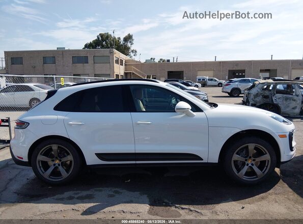 WP1AA2A57NLB05663 2022 PORSCHE MACAN White Vista interior trasera