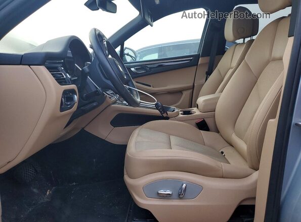 WP1AA2A57PLB03902 2023 PORSCHE MACAN Серебряный Вид салона спереди
