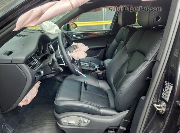 WP1AA2A57RLB21240 2024 PORSCHE MACAN Charcoal Front interior view