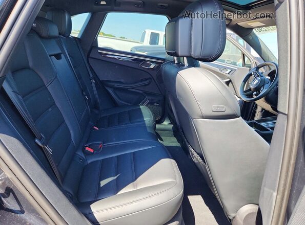 WP1AA2A57TLB05224 2026 PORSCHE MACAN Charcoal Widok wnętrza z tyłu
