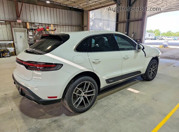 WP1AA2A57TLB14733 2026 PORSCHE MACAN White Trasero derecho